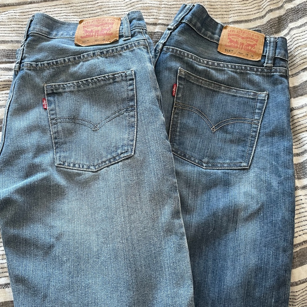2pair of Levi Jeans